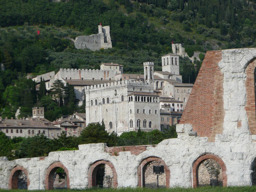 Bed and Breakfast Residenza Di Via Piccardi Gubbio Zewnętrze zdjęcie